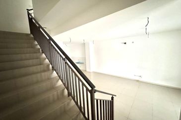 Setia Warisan Tropika (Belladonna)