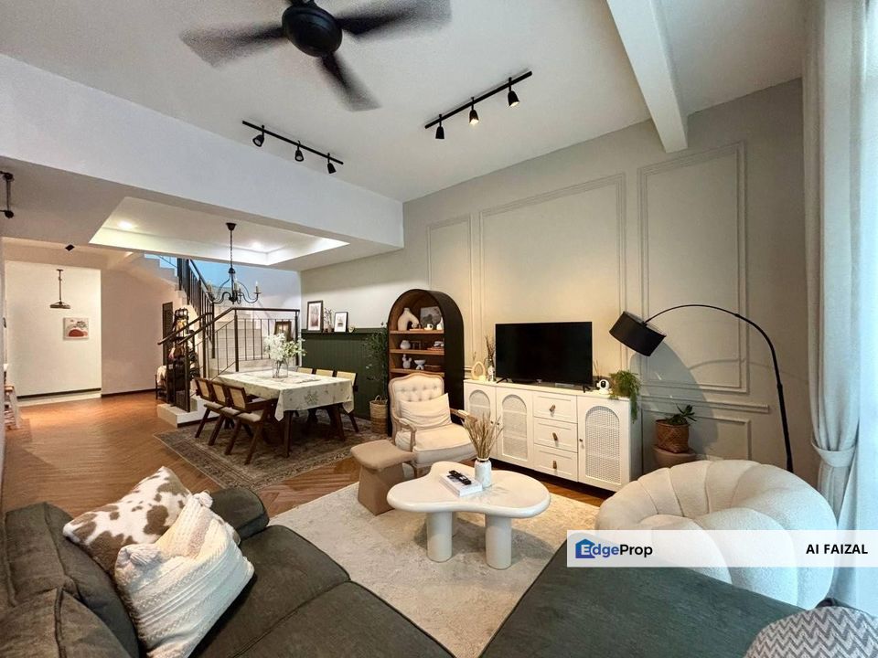 Biggest Unit & Reno 2 Storey Terrace Taman Saujana KLIA Sepang, Selangor., Selangor, Sepang