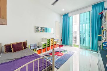 Renovated Semi-D Elymus Resort Homes, Bandar Sri Sendayan, Seremban.