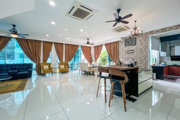 Renovated Semi-D Elymus Resort Homes, Bandar Sri Sendayan, Seremban.