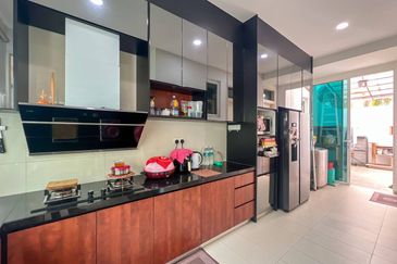 Renovated Semi-D Elymus Resort Homes, Bandar Sri Sendayan, Seremban.