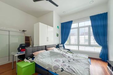 Renovated Semi-D Elymus Resort Homes, Bandar Sri Sendayan, Seremban.