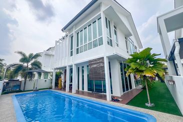 Renovated Semi-D Elymus Resort Homes, Bandar Sri Sendayan, Seremban.