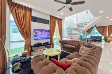 Renovated Semi-D Elymus Resort Homes, Bandar Sri Sendayan, Seremban.