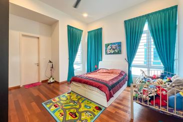 Renovated Semi-D Elymus Resort Homes, Bandar Sri Sendayan, Seremban.