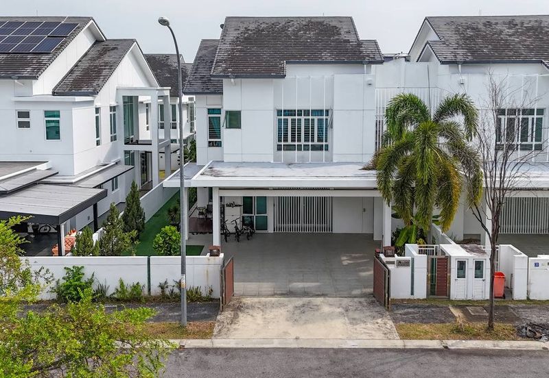 Renovated Semi-D Elymus Resort Homes, Bandar Sri Sendayan, Seremban.