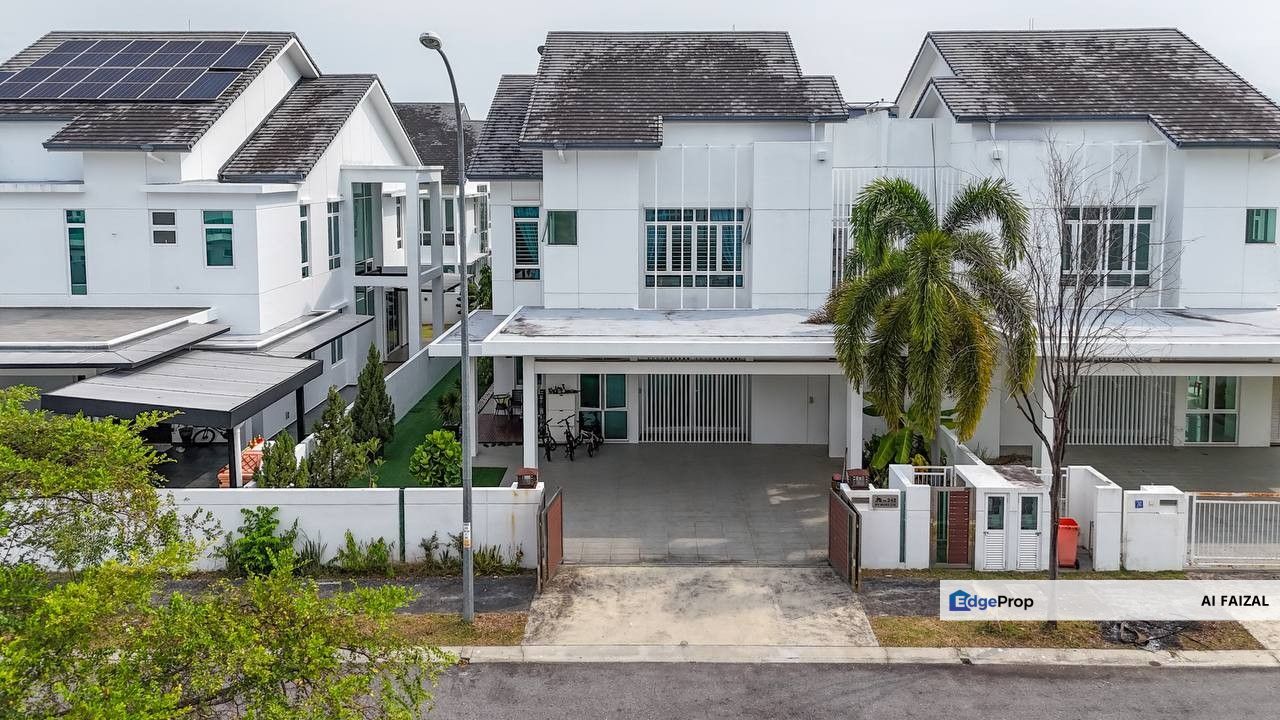 Renovated Semi-D Elymus Resort Homes, Bandar Sri Sendayan, Seremban., Negeri Sembilan, Seremban