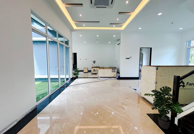 3 Storey Semi Bungalow @ Equine Park Seri Kembangan