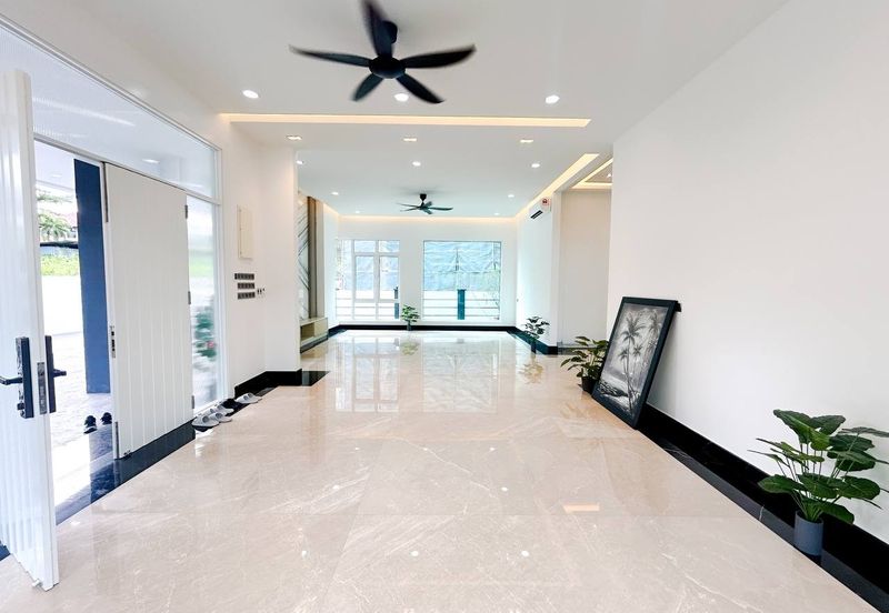 3 Storey Semi Bungalow @ Equine Park Seri Kembangan