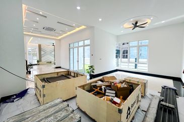 3 Storey Semi Bungalow @ Equine Park Seri Kembangan