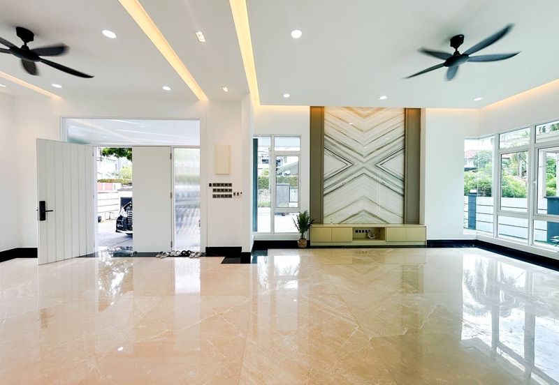 3 Storey Semi Bungalow @ Equine Park Seri Kembangan