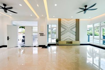 3 Storey Semi Bungalow @ Equine Park Seri Kembangan