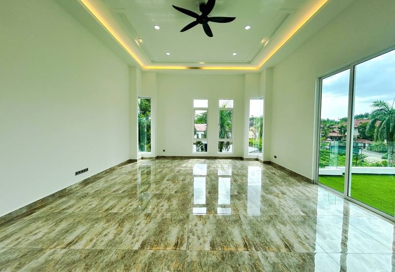 3 Storey Semi Bungalow @ Equine Park Seri Kembangan