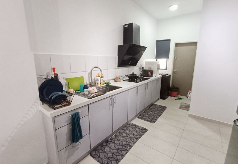 Setia Warisan Tropika (Belladonna)