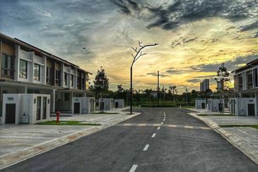 Setia Warisan Tropika (Belladonna)