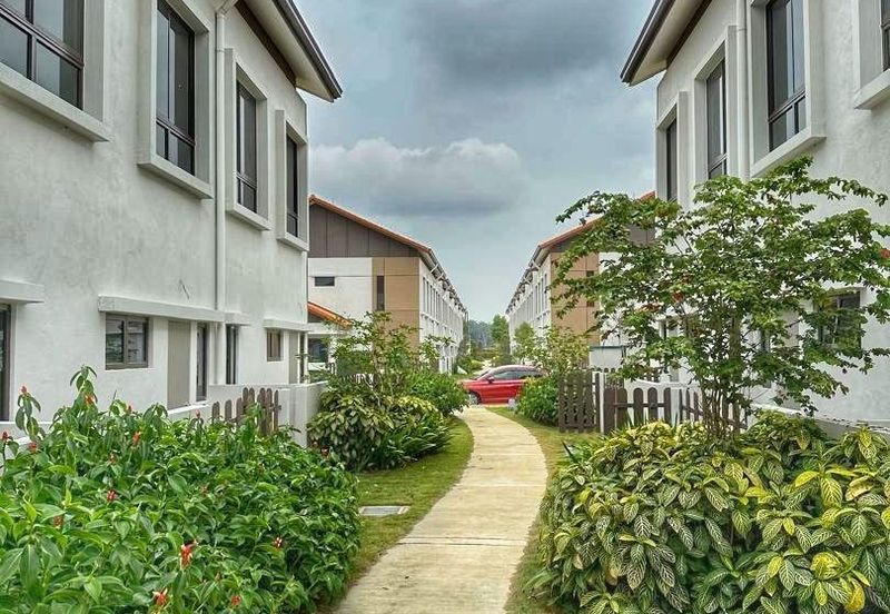 Setia Warisan Tropika (Belladonna)