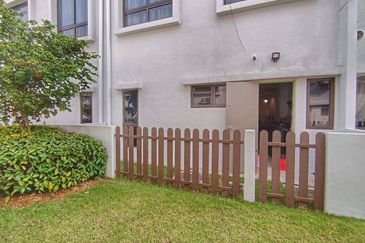 Setia Warisan Tropika (Belladonna)