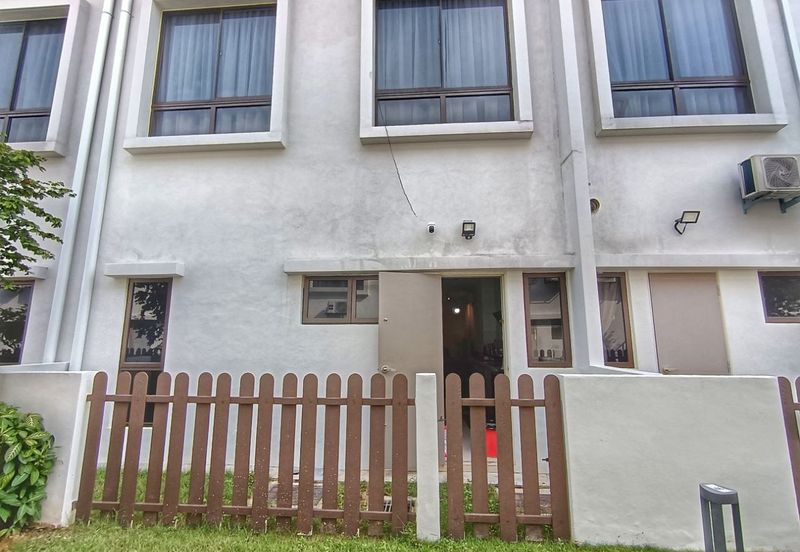 Setia Warisan Tropika (Belladonna)