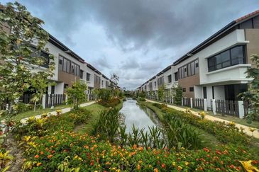 Setia Warisan Tropika (Belladonna)