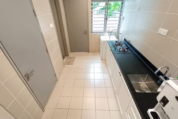 Bungalow Danau Mutiara Presint 16