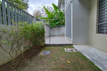 Bungalow Danau Mutiara Presint 16