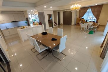 Bungalow Danau Mutiara Presint 16