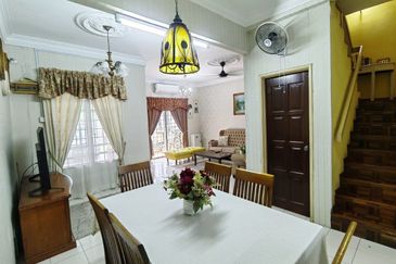 Double Storey PUJ 6 Puncak Jalil Seri Kembangan Selangor