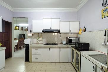 Double Storey PUJ 6 Puncak Jalil Seri Kembangan Selangor