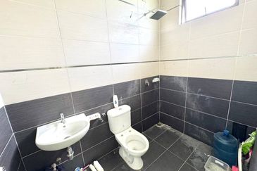 3 Storey Superlink Terrace House Ukay Tropika Ampanh