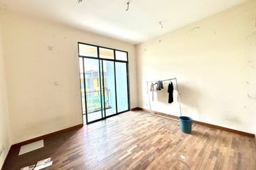 3 Storey Superlink Terrace House Ukay Tropika Ampanh