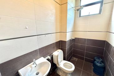 3 Storey Superlink Terrace House Ukay Tropika Ampanh