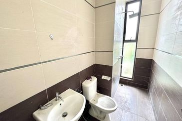 3 Storey Superlink Terrace House Ukay Tropika Ampanh