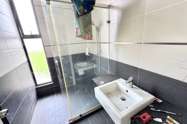 3 Storey Superlink Terrace House Ukay Tropika Ampanh