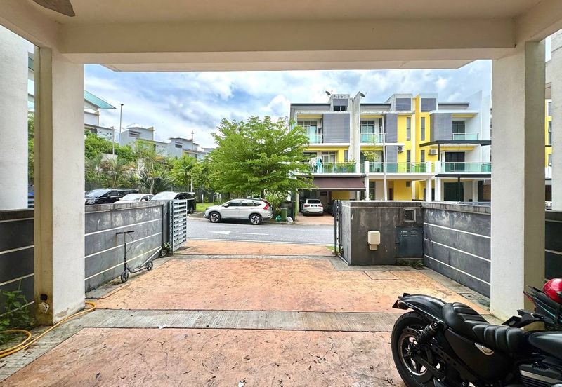 3 Storey Superlink Terrace House Ukay Tropika Ampanh