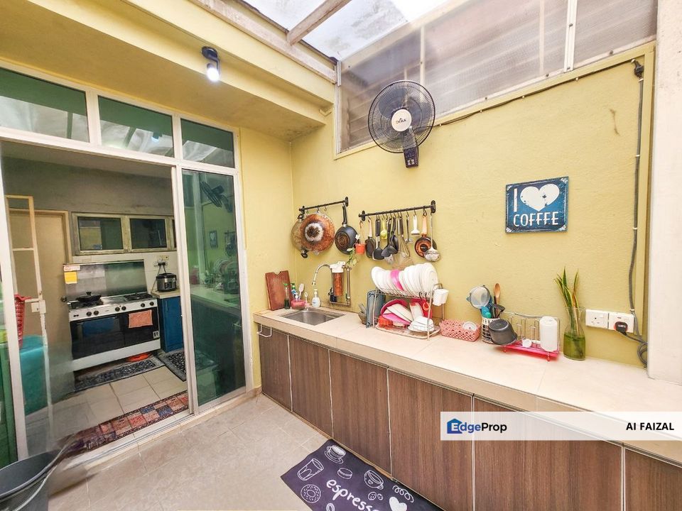 Cheapest Unit 2 Storey Terrace Cluster D Alpinia Bandar 16 Sierra Puchong, Selangor, Puchong