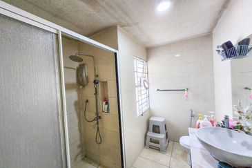 Cheapest Unit 2 Storey Terrace Cluster D Alpinia Bandar 16 Sierra Puchong