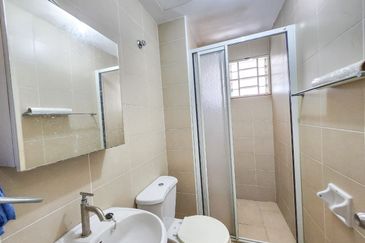 Cheapest Unit 2 Storey Terrace Cluster D Alpinia Bandar 16 Sierra Puchong