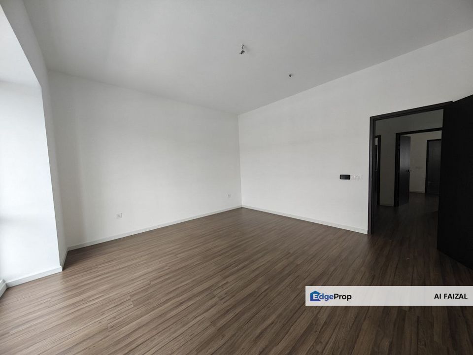 Below Market Double Storey Anisa Serenia City Kota Warisan Sepang, Selangor, Sepang