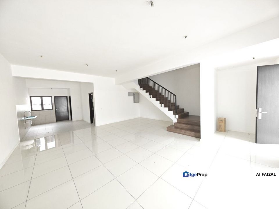 Below Market Double Storey Anisa Serenia City Kota Warisan Sepang, Selangor, Sepang