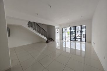 Below Market Double Storey Anisa Serenia City Kota Warisan Sepang