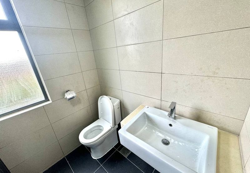 Aura Residence @ Precint 8