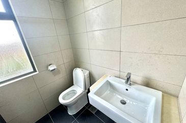 Aura Residence @ Precint 8