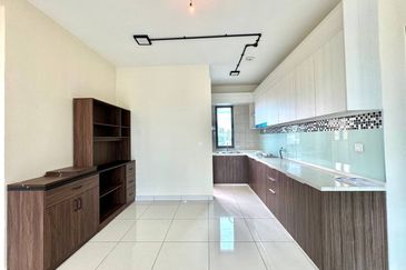 Aura Residence @ Precint 8