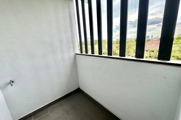 Aura Residence @ Precint 8