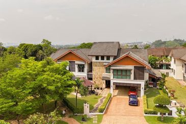 Gated & Guarded Bungalow D' Puncak Bukit Jelutong