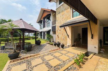 Gated & Guarded Bungalow D' Puncak Bukit Jelutong