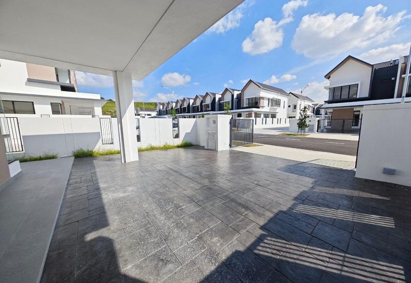 End Lot Double Storey AIORA Serenia Kota Warisan Sepang