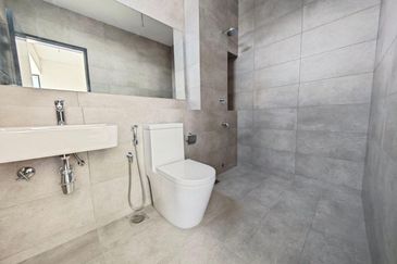 End Lot Double Storey AIORA Serenia Kota Warisan Sepang