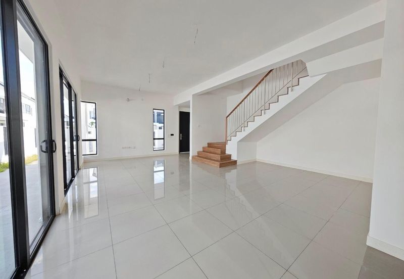 End Lot Double Storey AIORA Serenia Kota Warisan Sepang