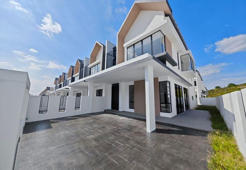 End Lot Double Storey AIORA Serenia Kota Warisan Sepang